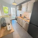 à 10 Minutes à Pied Du Centre Avec Parking Privé Et Balcon * Caen