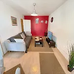 à 10 Minutes à Pied Du Centre Avec Parking Privé Et Balcon *