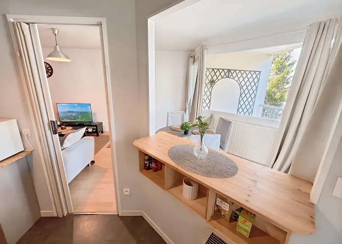 A 10 Minutes A Pied Du Centre Avec Parking Prive Et Balcon * カーン