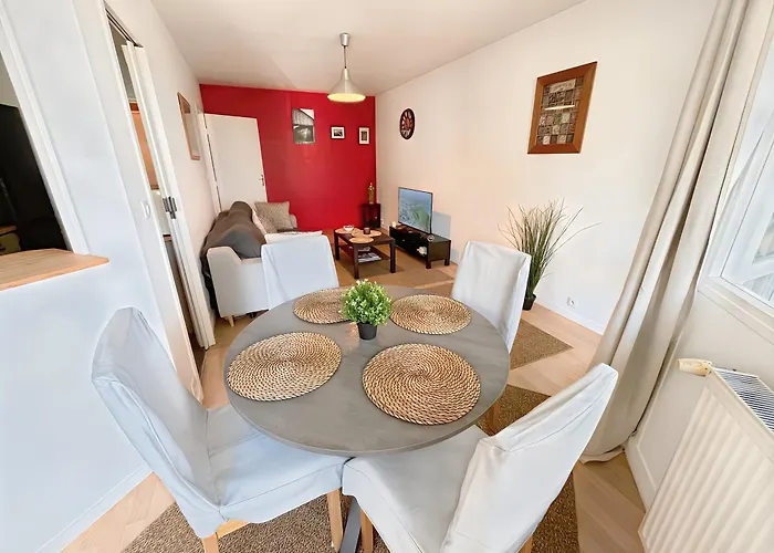 A 10 Minutes A Pied Du Centre Avec Parking Prive Et Balcon * カーン