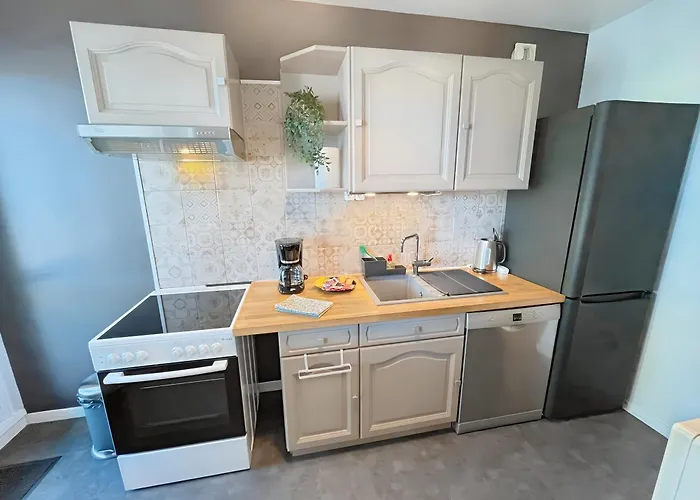 アパート A 10 Minutes A Pied Du Centre Avec Parking Prive Et Balcon *